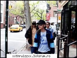 am si yo o poza cu el cu sapca aia dar are parul prins in coada? :rotfl: bill without make up in ny